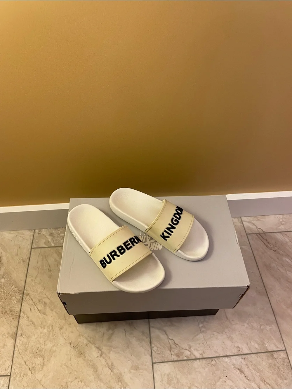 Authentic! Burberry Kids Black Logo Slide Sandals (EU 35)